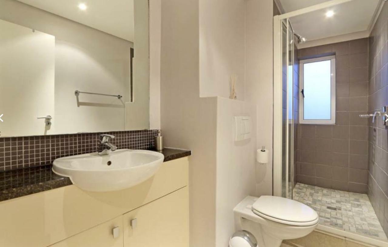Portico 606 Apartment Bloubergstrand Luaran gambar