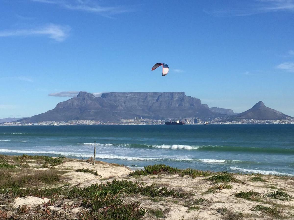 Portico 606 Apartment Bloubergstrand Luaran gambar